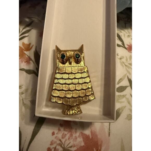 Avon 1960s Owl Solid Perfume Diffuser Gold Tone Brooch Pin Vintage - Picture 2 of 4